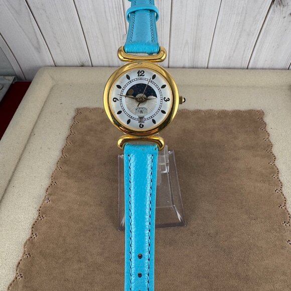 Vintage Wrangler Moonphase Gold Tone Watch with Date - Picture 2 of 9